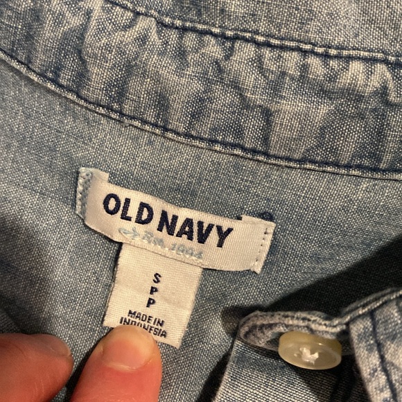 Old Navy Chambray Shirt S - Picture 2 of 4